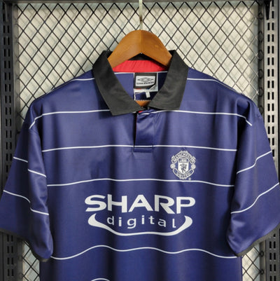 Manchester United away 1999-00