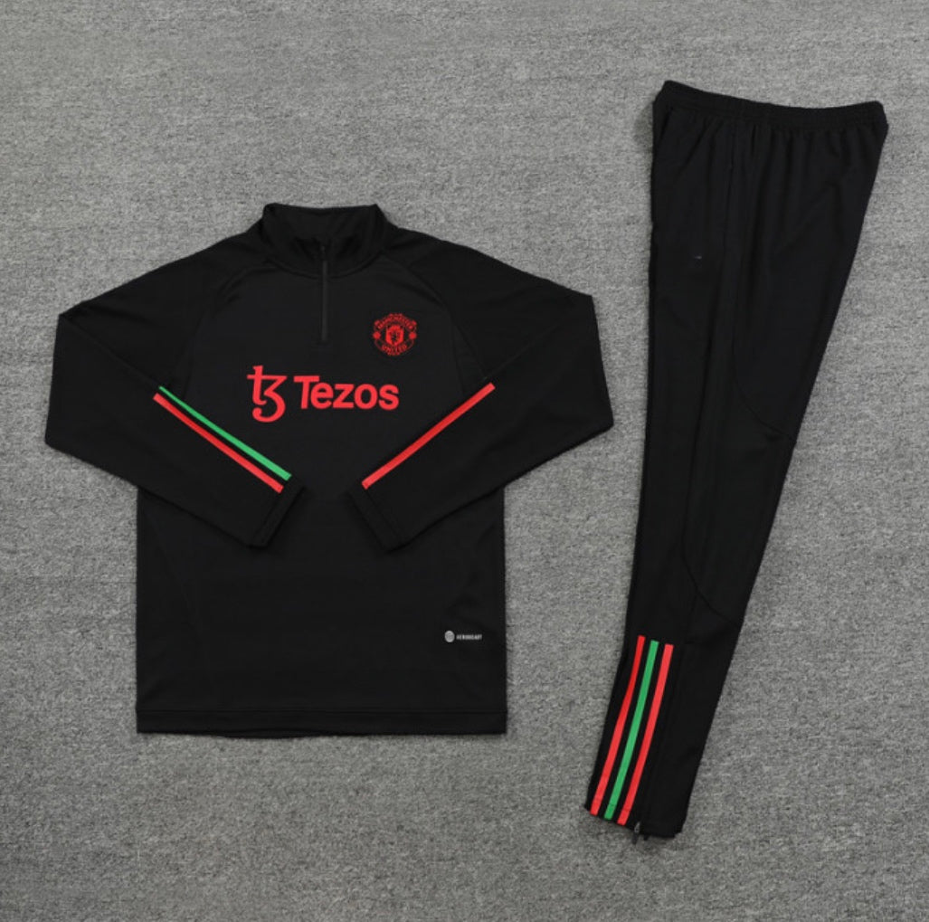 Manchester United training tracksuit 2023/24 black