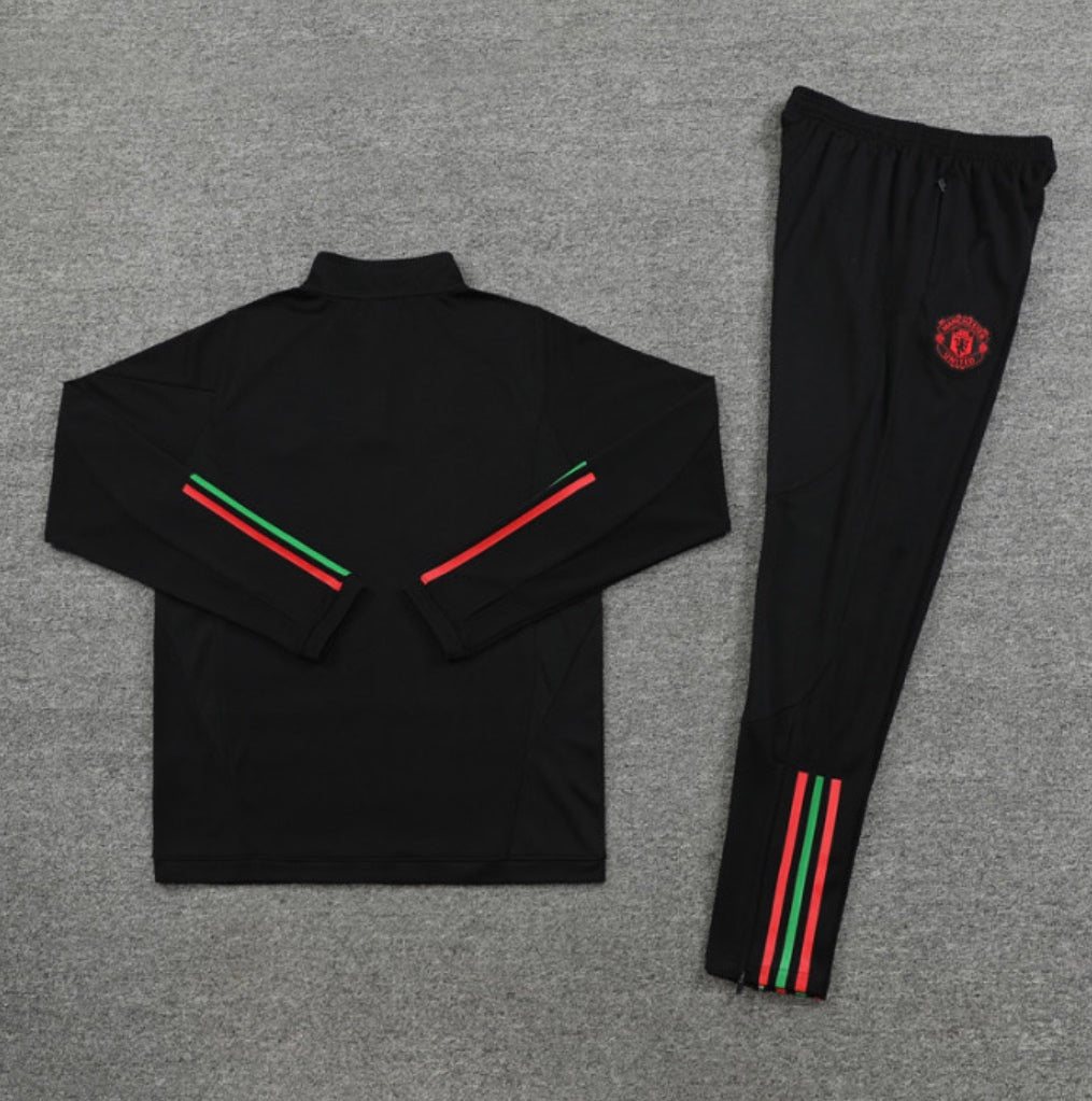 Manchester United training tracksuit 2023/24 black