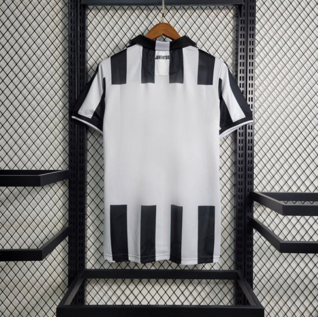 Juventus home 2014-15