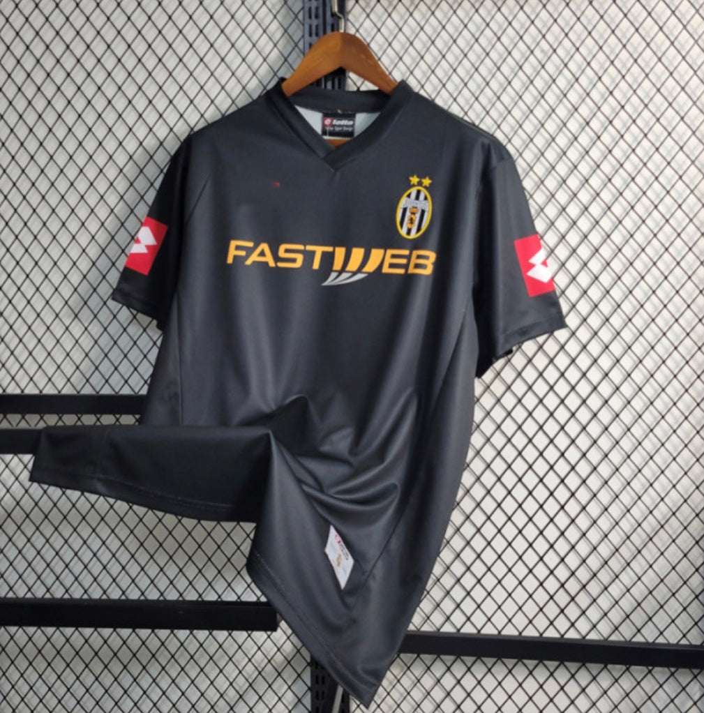 Juventus away 2001-02