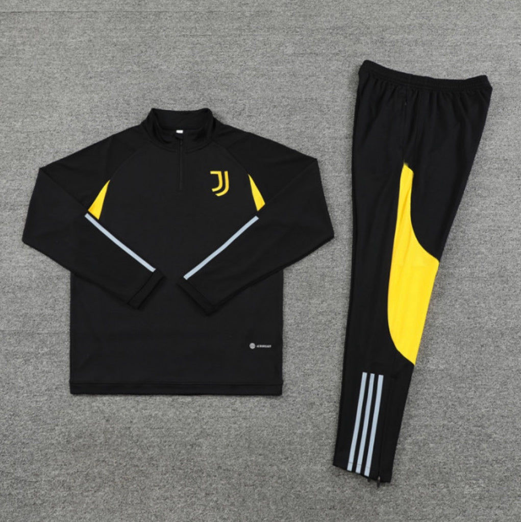 Juventus training tracksuit 2023/24 black